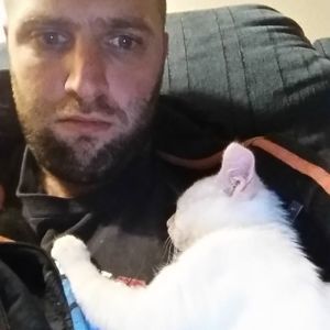 Meet your Posher, Robert